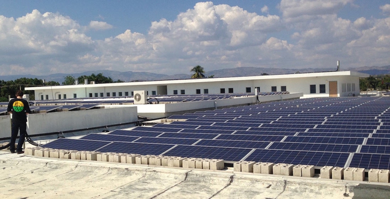 Impianto solare fotovoltaico realizzato ad Haiti da Sigora International. Foto: Sigora International