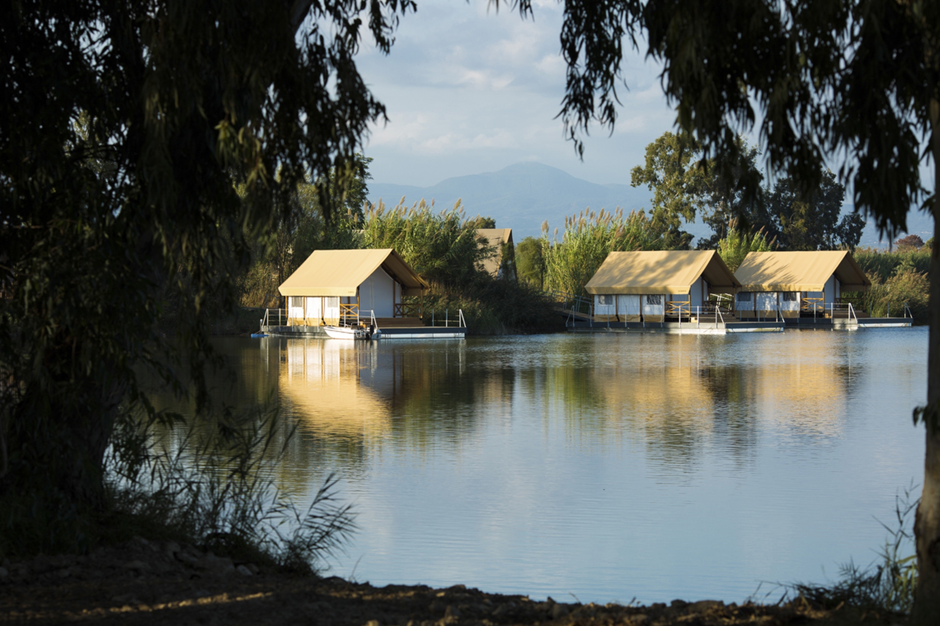 Le tende per il glamping dei laghi di Nabi
