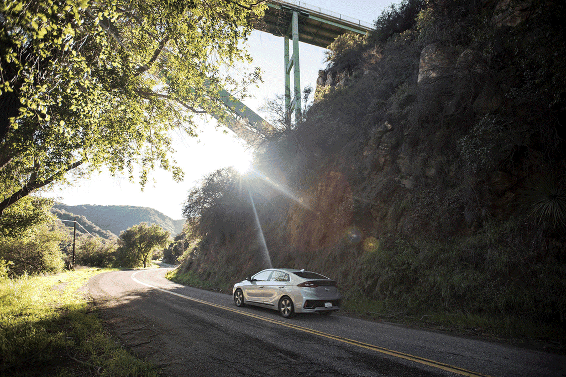 IONIQ-Plug-in-movimento