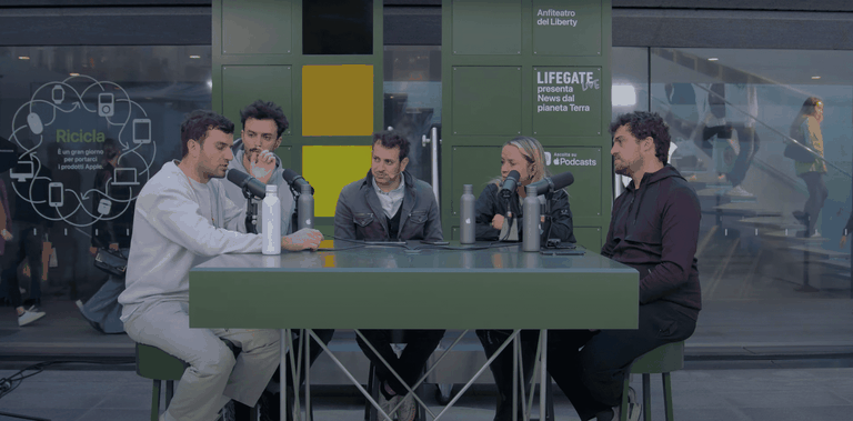 Un momento dell’edizione 2024 di Today at Apple in collaborazione con LifeGate: parole, musica e idee sostenibili all’anfiteatro di Piazza Liberty.