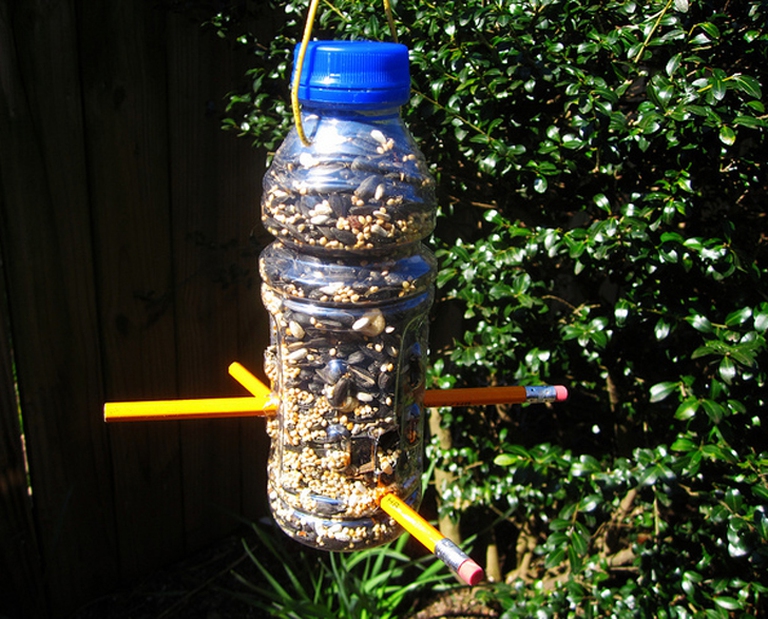 How to Make a Bird-feeder From Water-bottles! (tutorial/instructions)