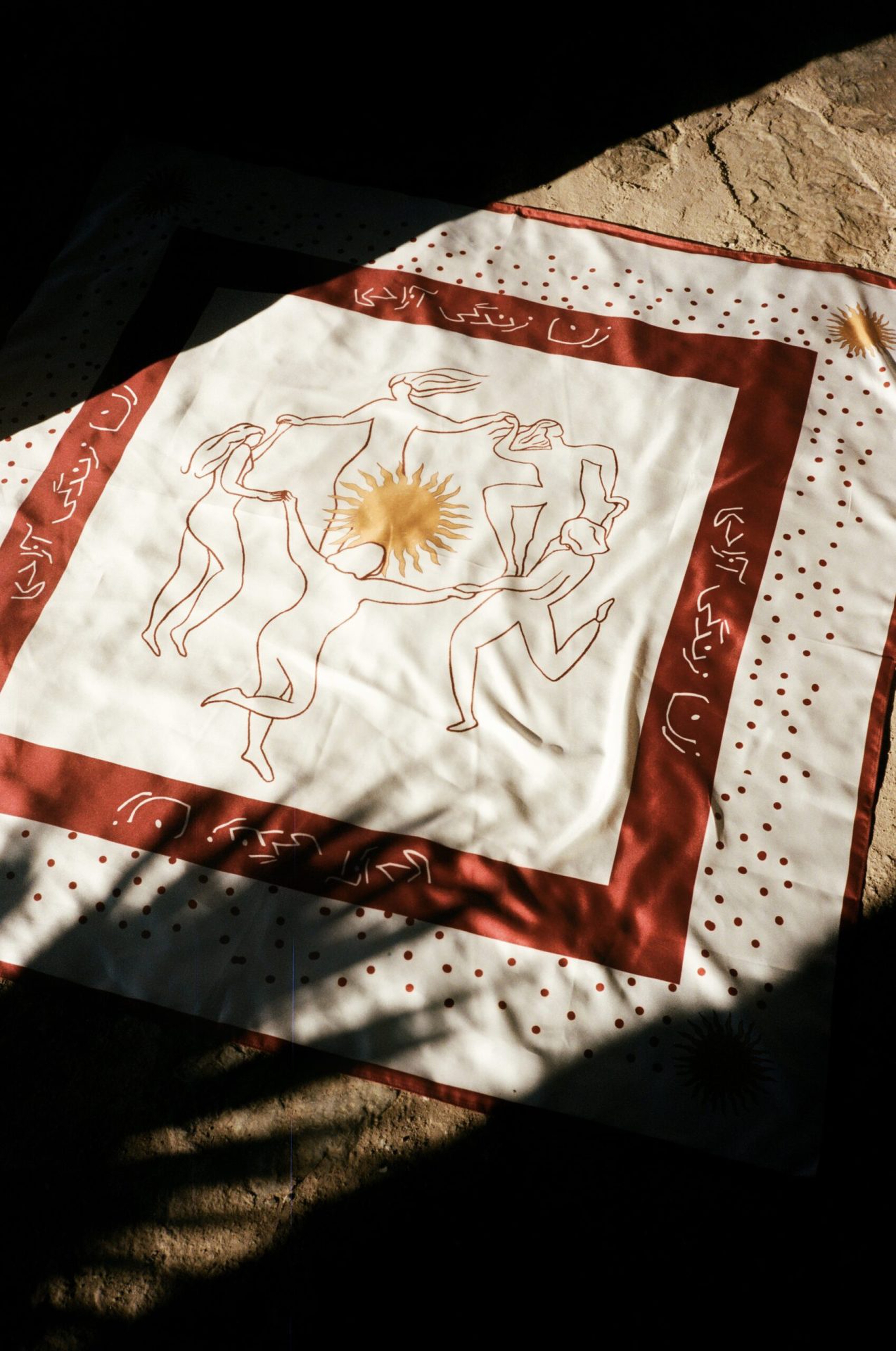 Pairi Daeza Woman, life, freedom