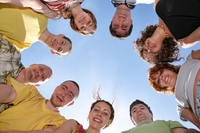 Aviva mette a disposizione un fondo per progetti dedicati alle comunità locali