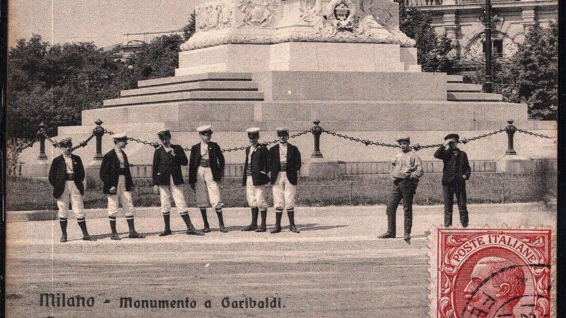 Piazze di Milano con gli alberi