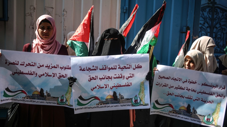 Manifestanti palestinesi a favore della risoluzione Unesco su Gerusalemme © GettyImages