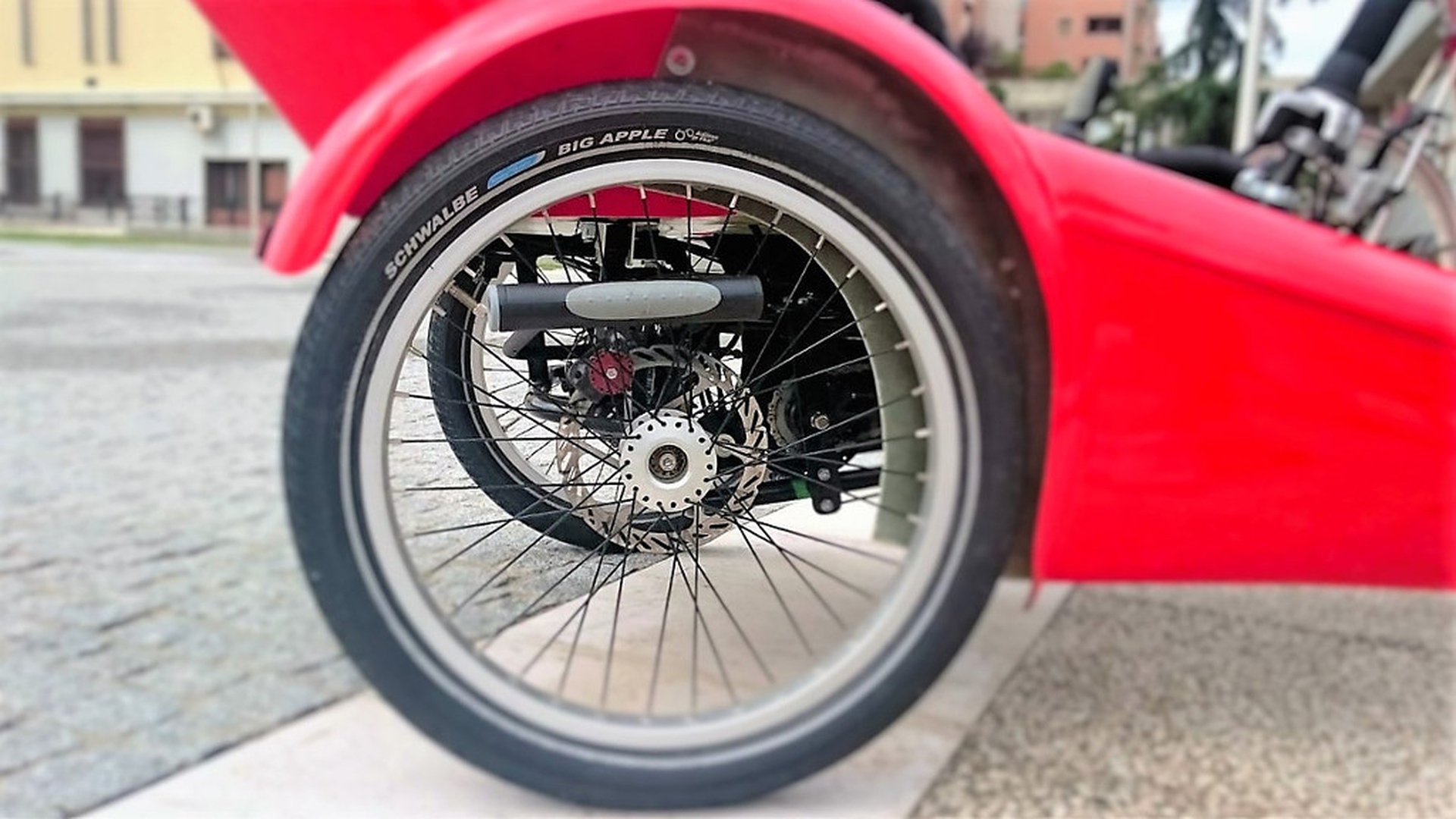 Cabriovelo: ruota con lucchetto