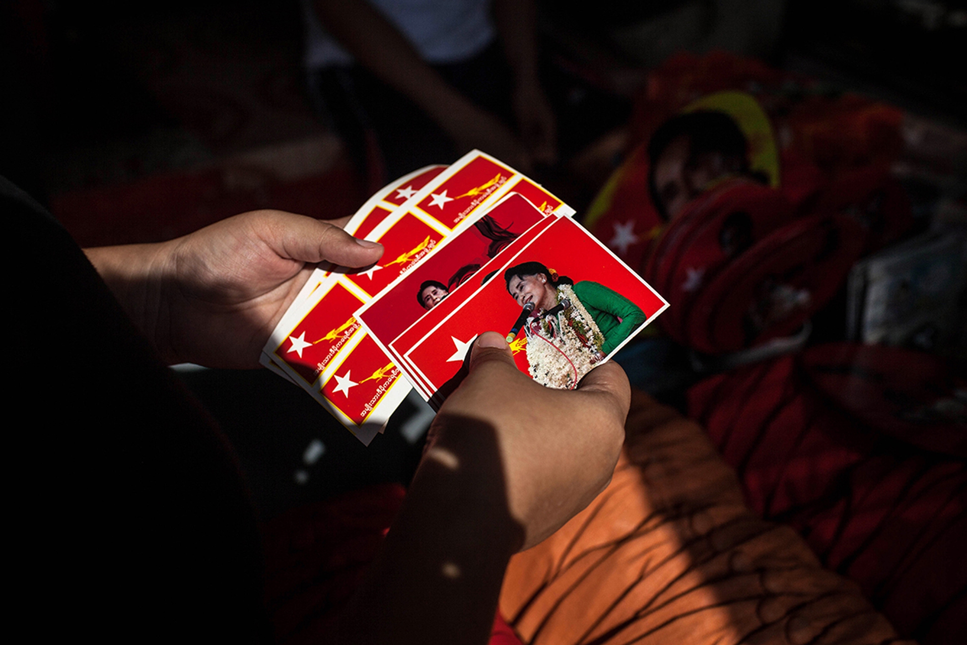 2015 Myanmar elections. Aung San Suu Kyi's party wins absolute majority