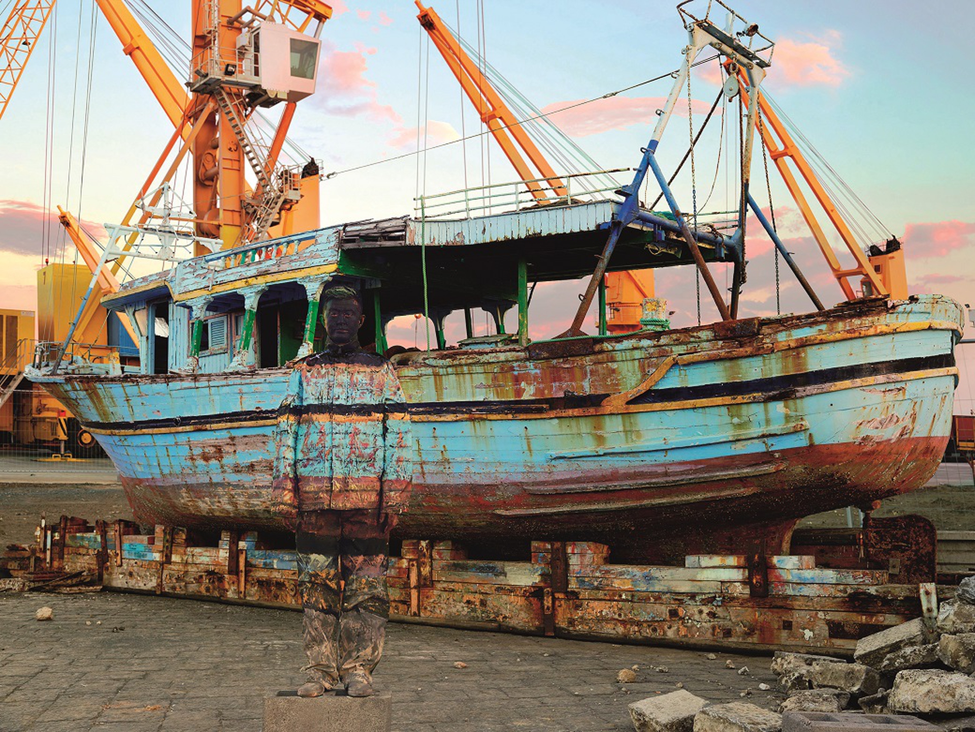 La serie di scatti Migrants è stata esposta ai Cantieri culturali della Zisa all'interno della Biennale arcipelago mediterraneo (Bam)