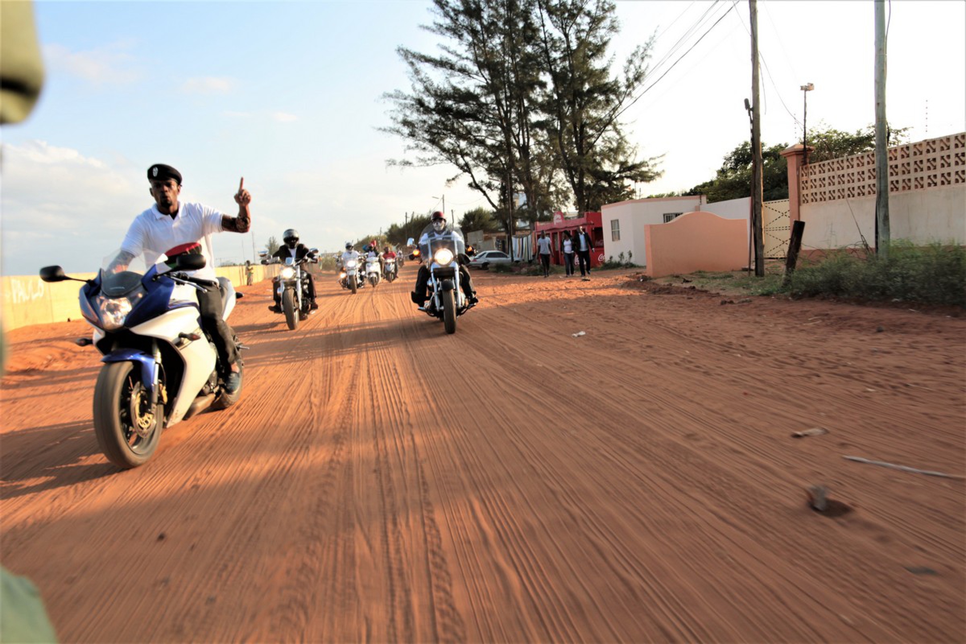 Biafra bikers. Storia di fratellanza e integrazione in sella a una moto
