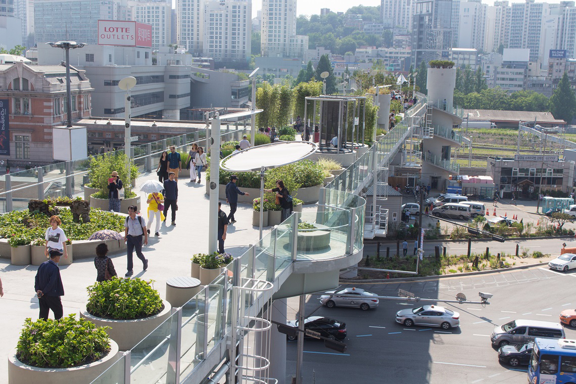 The newly opened walkway of Seoul