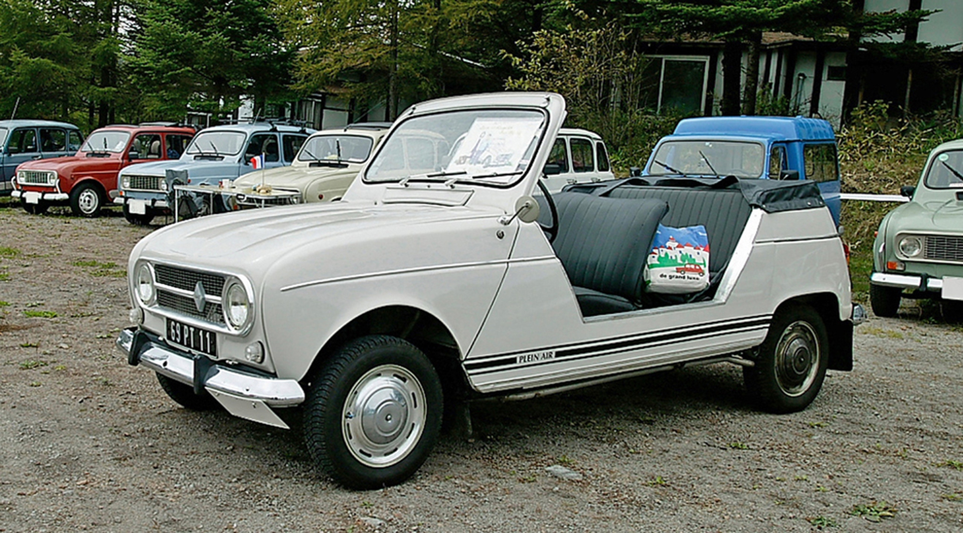 Renault_4_Plein-Air_001