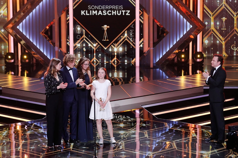 Greta Thunberg è stata insignita del premio Goldene kamera a Berlino