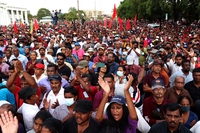 Crisi in Sri Lanka, la polizia spara sui manifestanti: un morto e diversi feriti