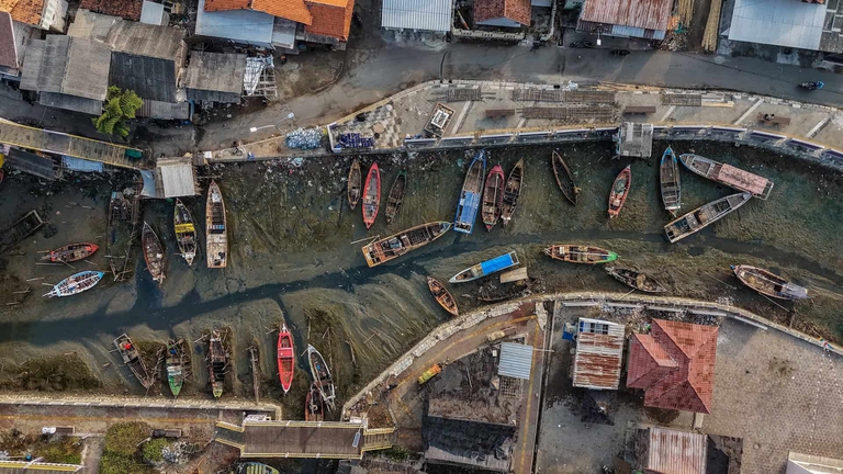 Un fiume in secca nella provincia di Banten, in Indonesia, paese tra i più esposti agli impatti di El Niño