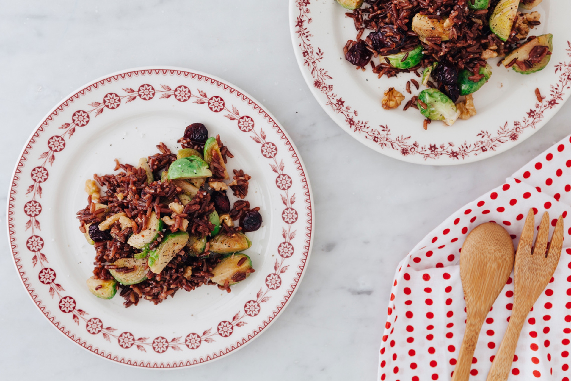 Red rice with Brussels sprouts