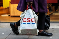 Nei supermercati inglesi aumenta l’uso di plastica monouso
