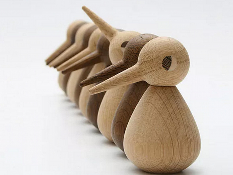 Uccellini in legno dal design ecologico - Foto Architectmade