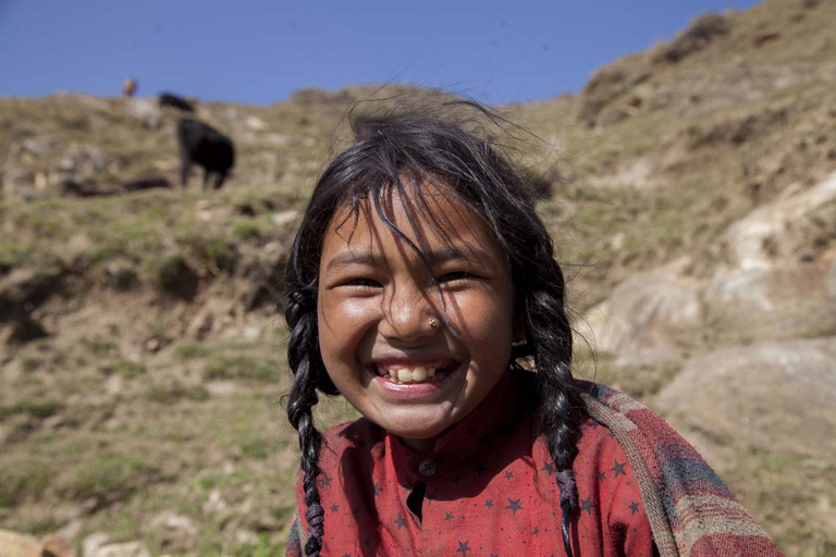 Bambina nel villaggio di Ripi, distretto di Jumla, Nepal occidentale