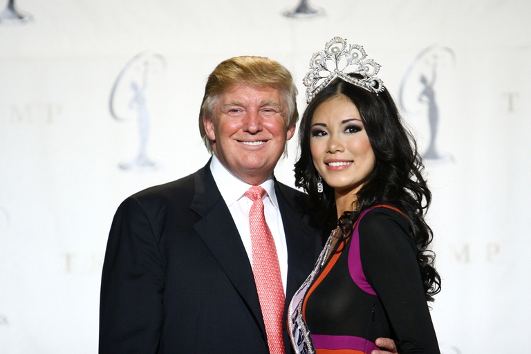 Donald Trump incorona Riyo Mori (già Miss Giappone) Miss Universo nel 2007. L'attuale presidente Usa è stato patron del concorso. Copyright Getty Images