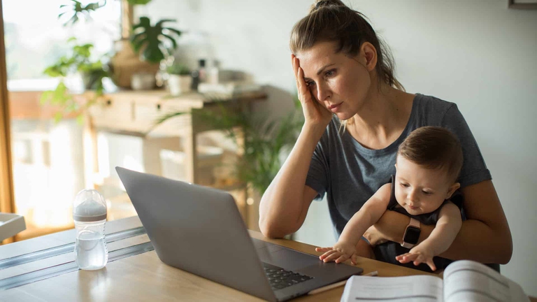 Working Mom accompagna i genitori nei primi anni di vita dei figli, offrendo spazi e servizi pensati per rendere più sostenibile l’equilibrio tra lavoro e cura.