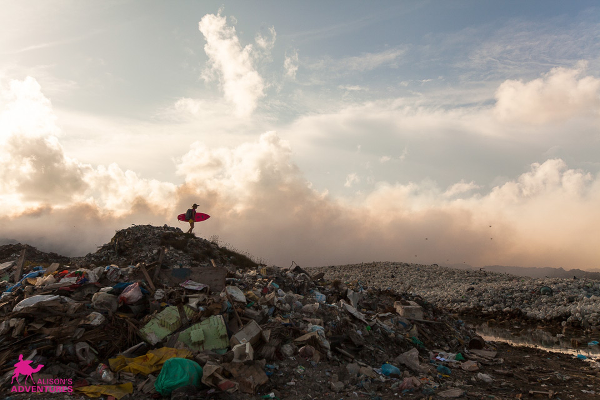 Мальдивы горы мусора