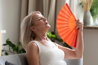 La menopausa spiegata bene. Cos’è, quali sono i suoi sintomi e i rimedi più efficaci