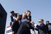 Donald Trump è sopravvissuto a un attentato, ha confermato l’Fbi