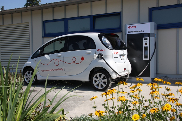 Colonnina ricarica autostrada