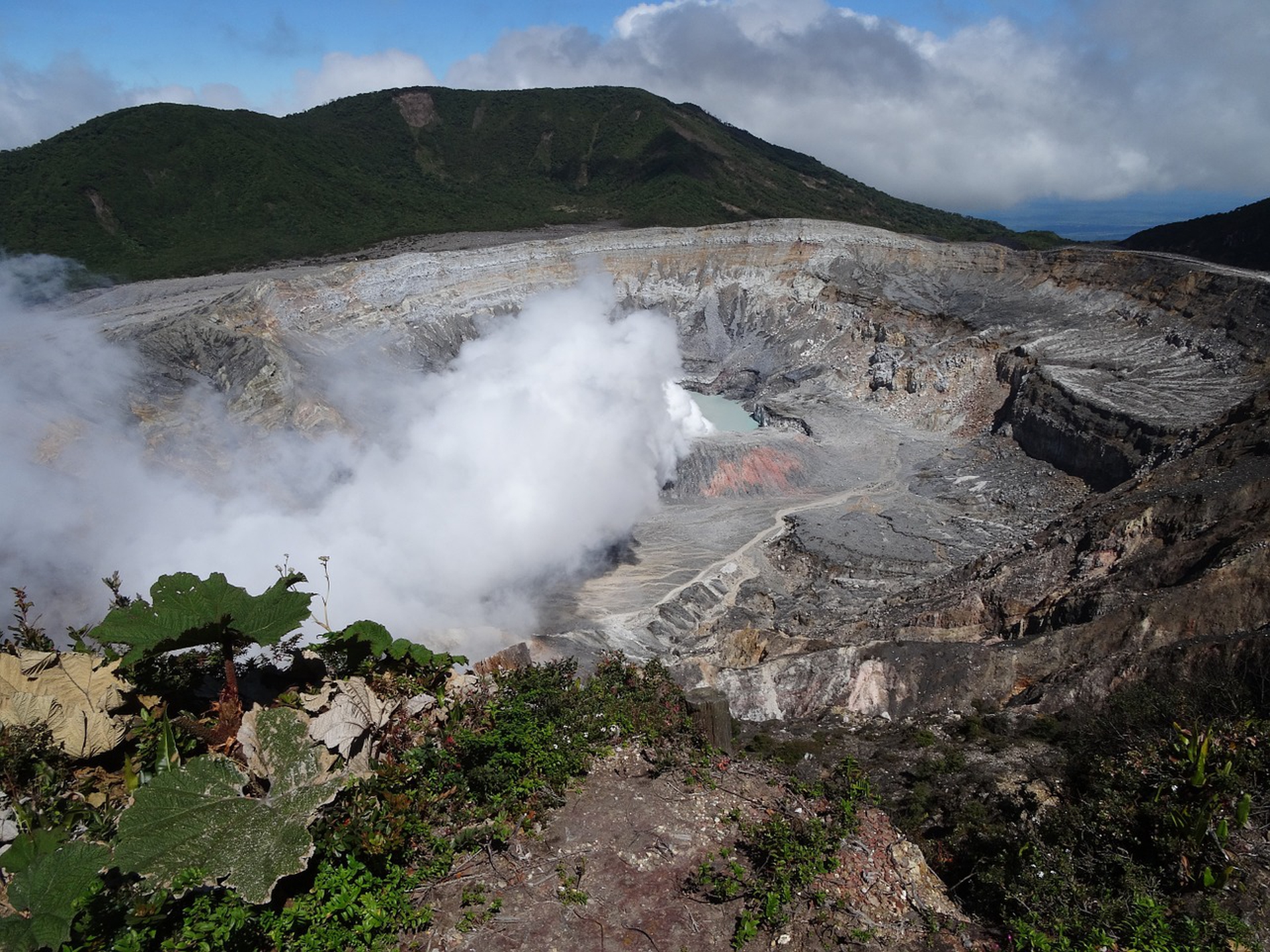 volcano-poas-1246159_1280_pixabay
