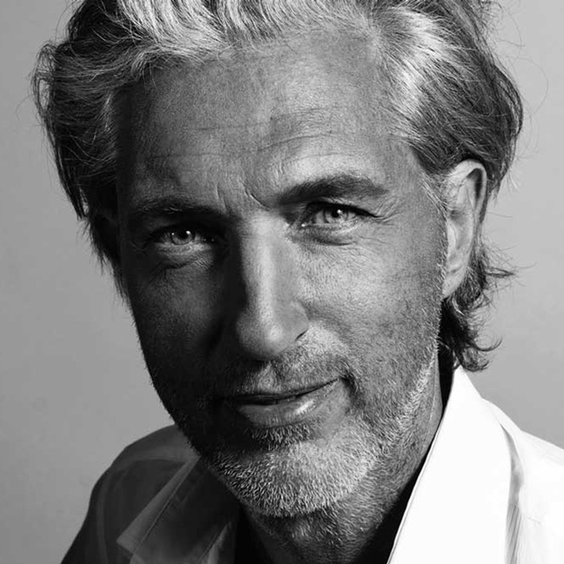 Visionaries Marcel Wanders and Ross Lovegrove dialogue on plastics and ...