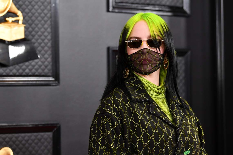 Billie Eilish con la mascherina
