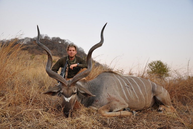 Trump con trofeo di caccia