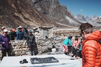 Paul Oakenfold, dj set sull’Everest per i terremotati del Nepal