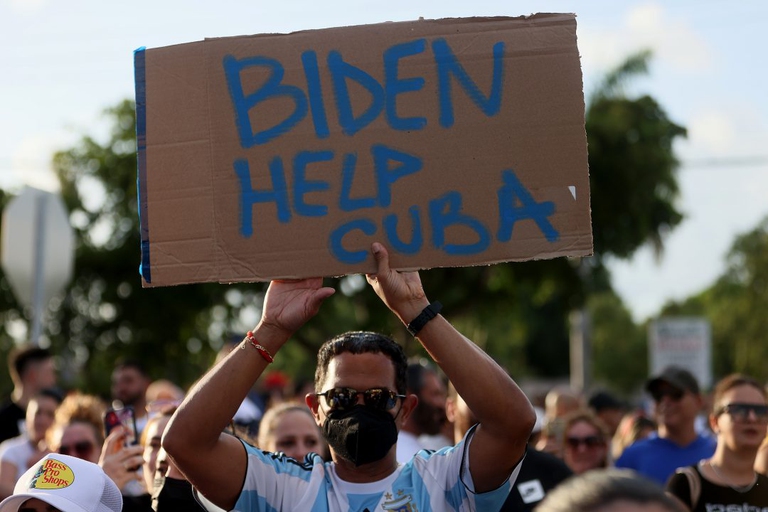 Una richiesta di aiuto per il popolo di Cuba al presidente americano Joe Biden