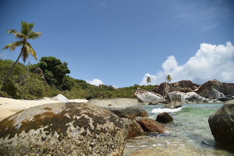 Le Isole Vergini Britanniche si trovano a circa 50 miglia a est di Puerto Rico, nell’area nord-occidentale del Mar dei Caraibi, e sono composte da circa sessanta isole, di cui soltanto 15 abitate © Mike Coppola/Getty Images for Dreamweaver
