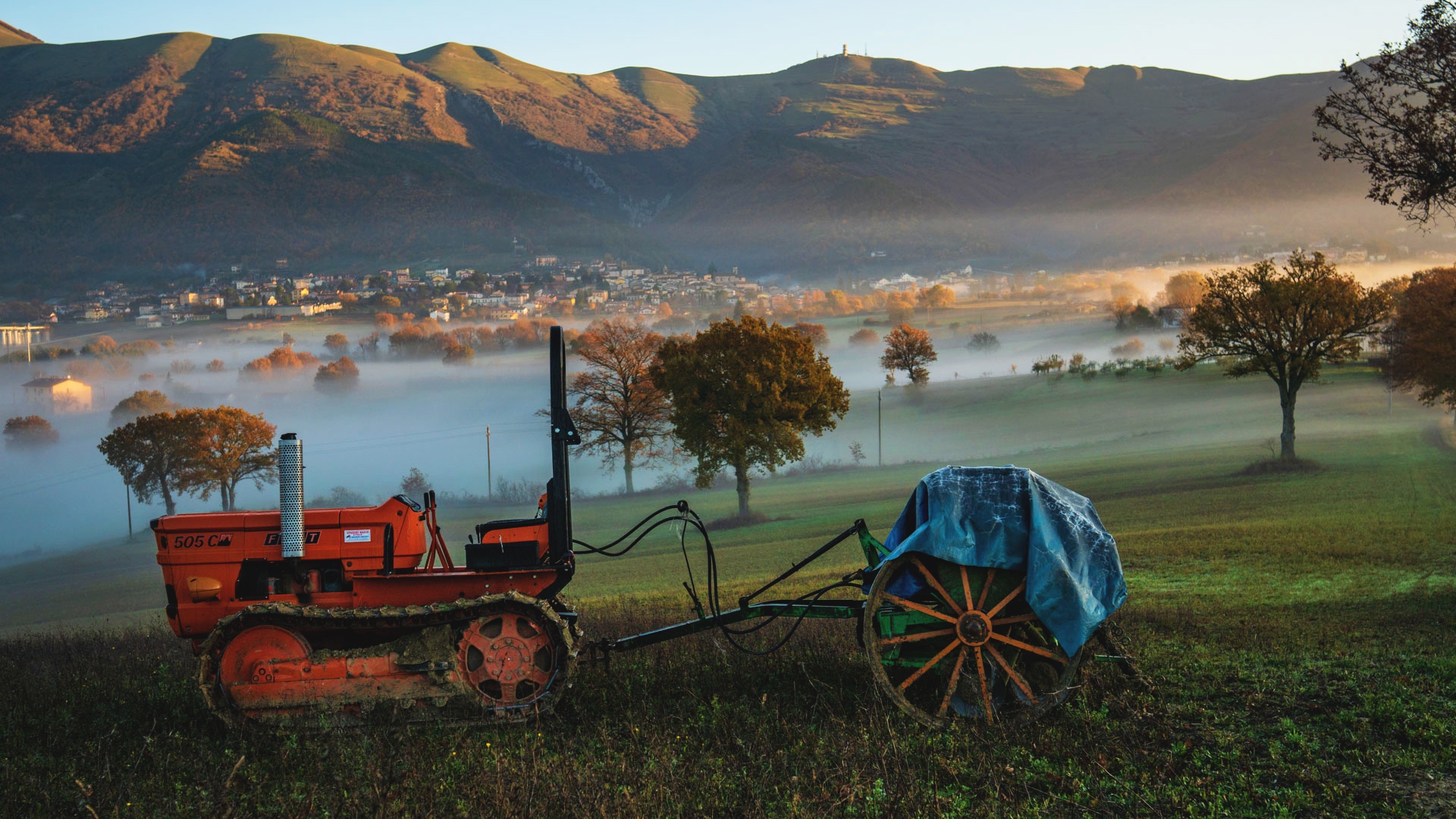 Campagna di Sigillo all_alba