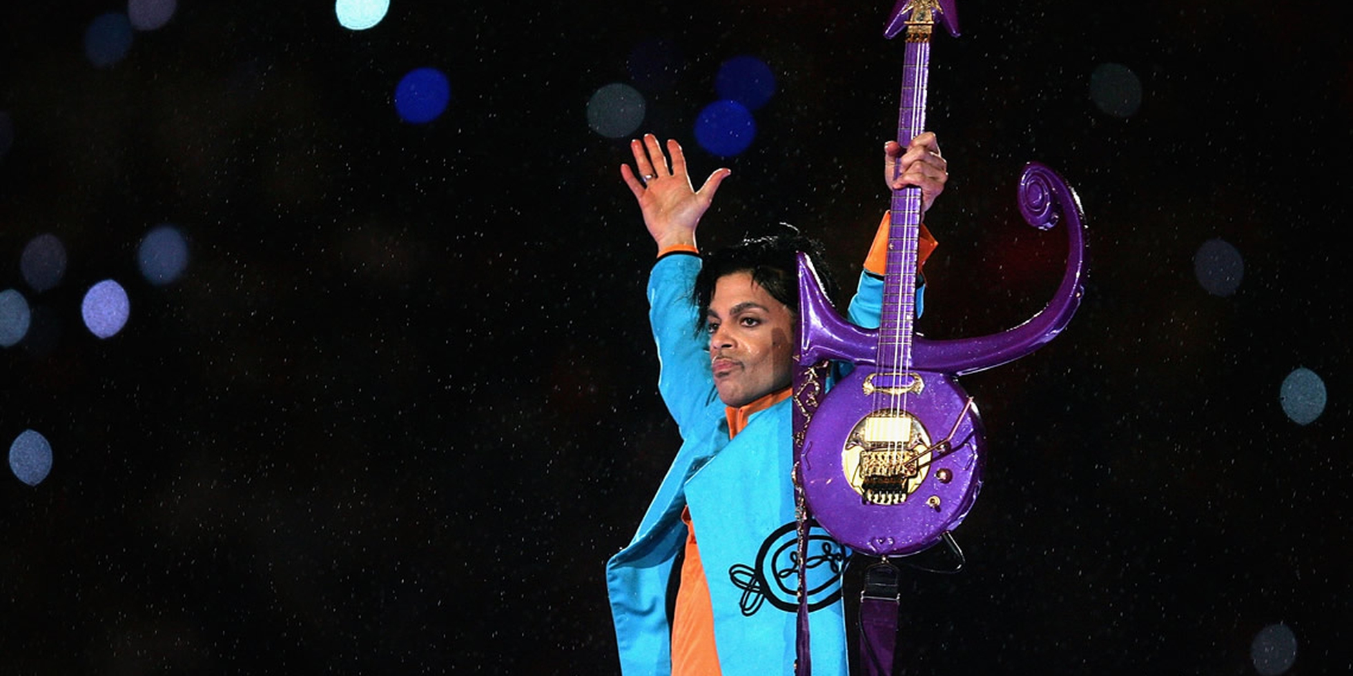 Принц дома слушать. Prince фото. Принц певец с гитарой. Принс символ. Маленький принц певец.