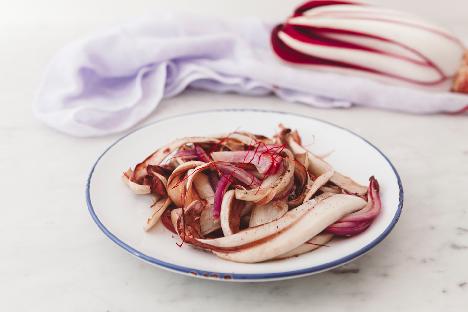 Radicchio rosso al forno con cipolle caramellate