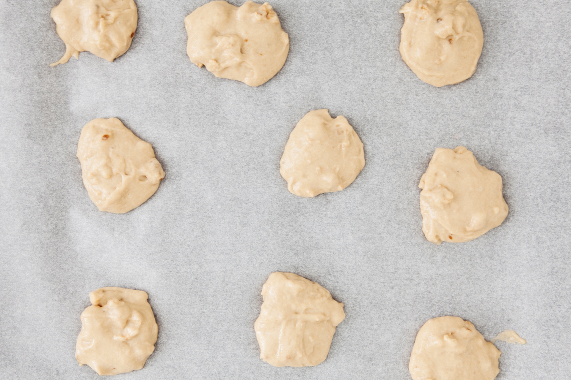 Biscuits with walnuts