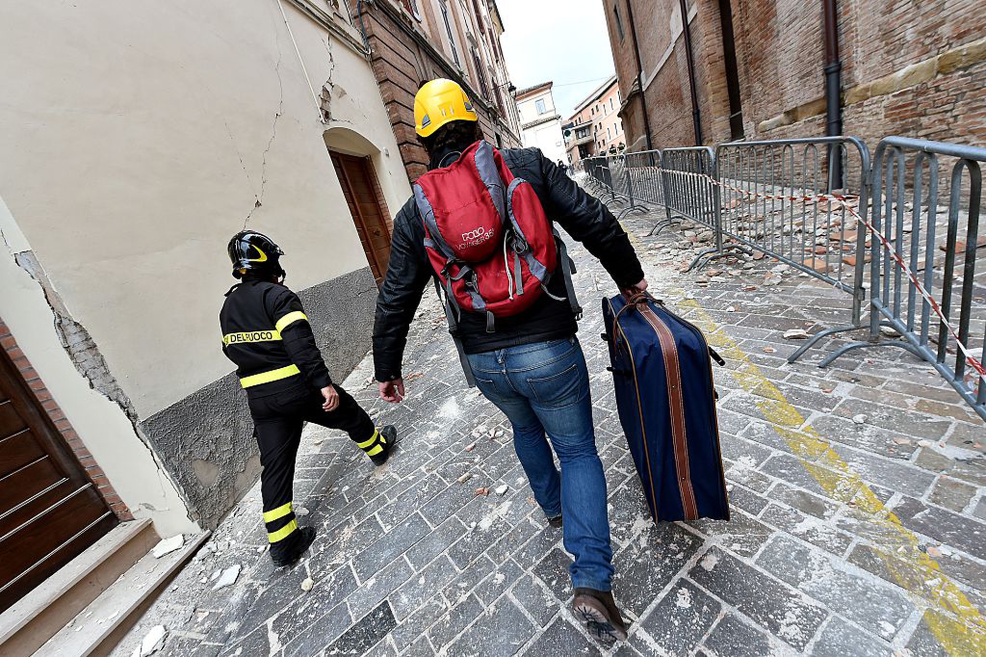 Terremoto, evacuazione nella zona rossa di Camerino