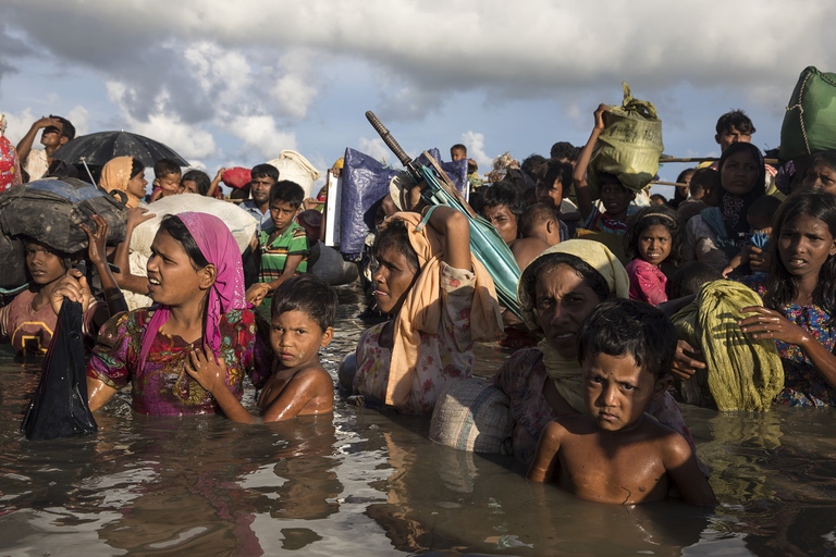 Bengalesi sfollai a causa di un'alluvione