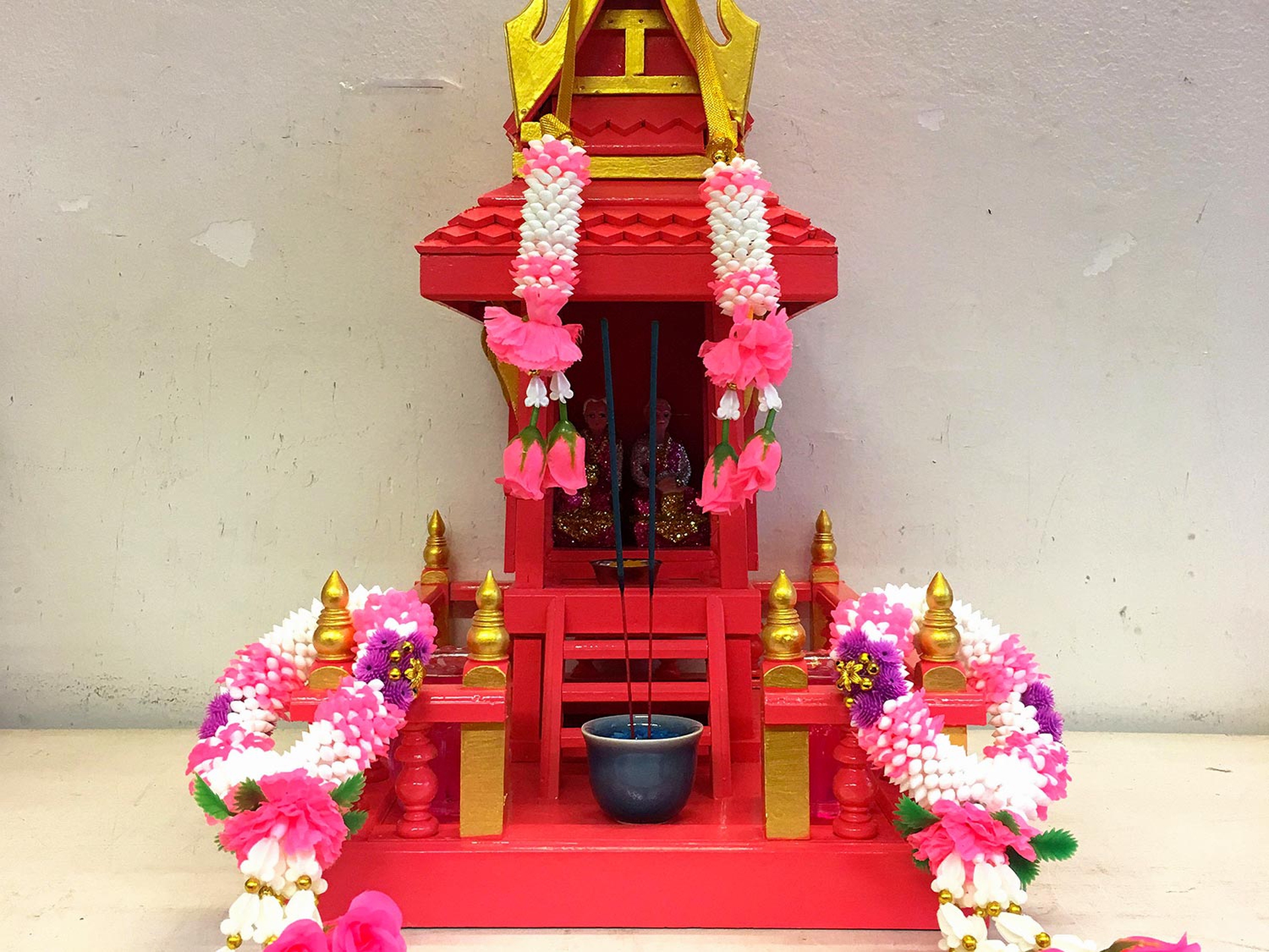 Spirit House di House of the invisibles di All(Zone) Bangkok a 999 domande