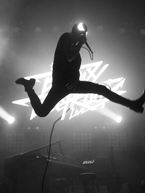 The Bloody Beetroots e il 2006 protagonisti dell’ottava puntata del podcast Venticinque