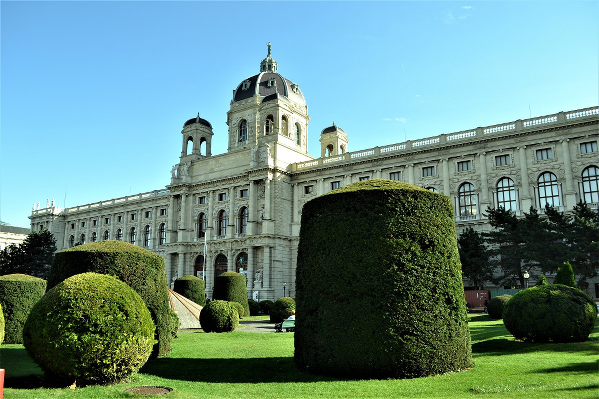 Due musei uno di fronte all'altro