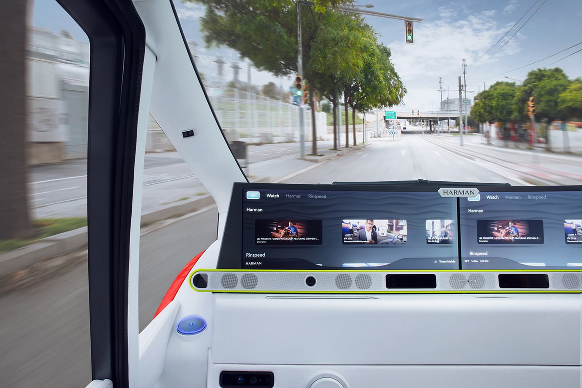 Rinspeed Oasis, la prima auto elettrica, autonoma e con il giardino a bordo