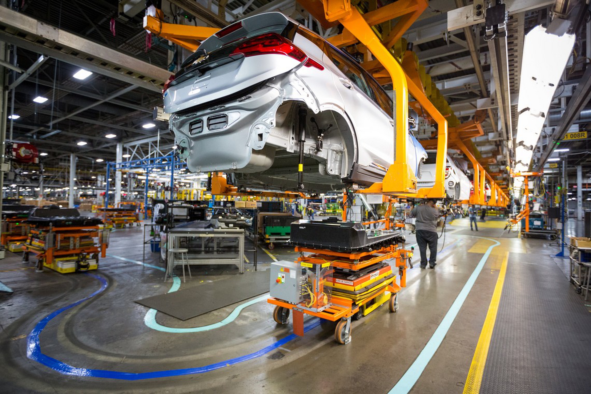 Ansia da autonomia, la cura è l’elettrica Opel Ampera-e