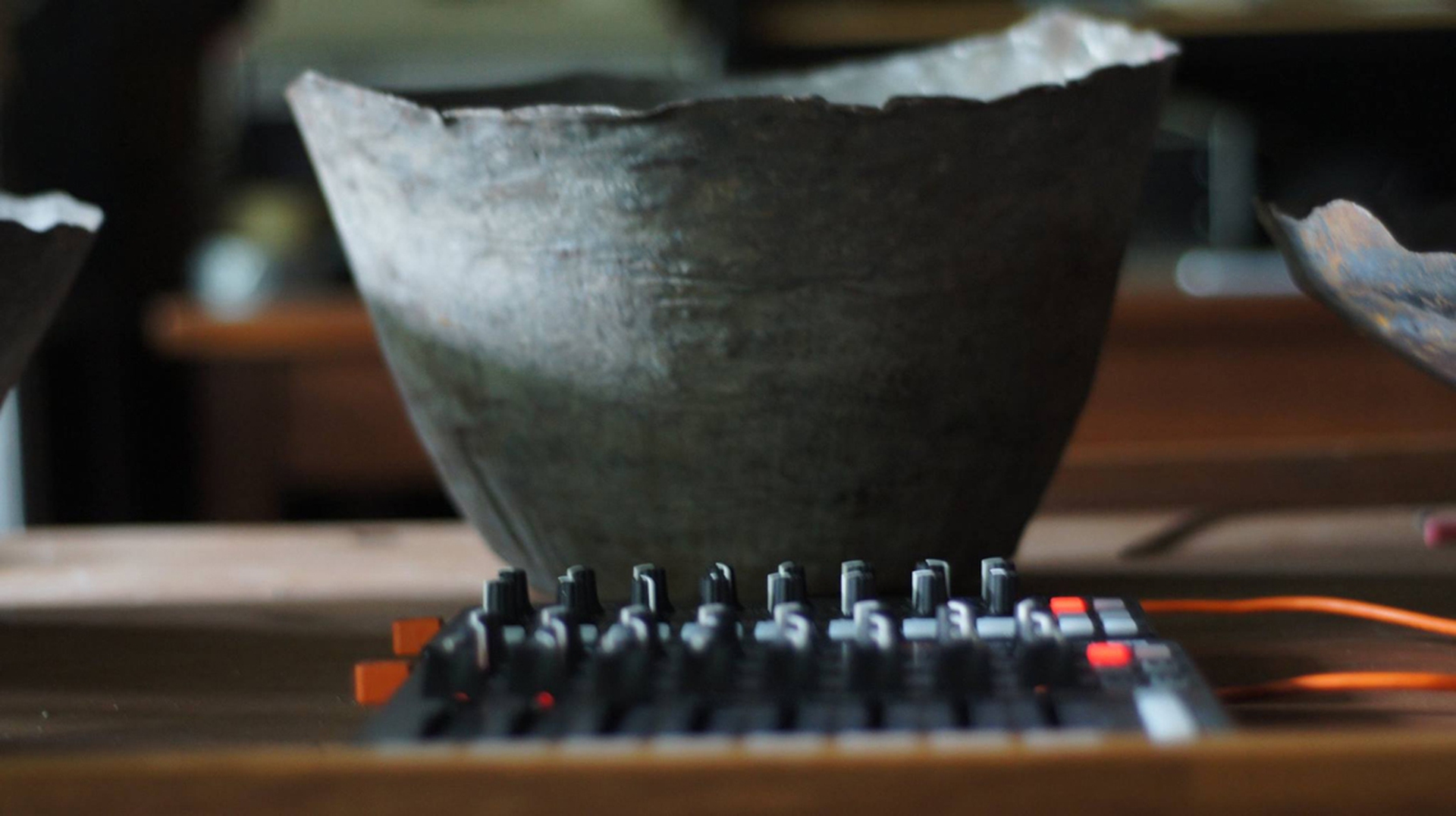 2 Neunau studio registrazione vaso