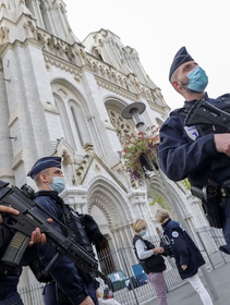 Francia, tre persone uccise a coltellate a Nizza
