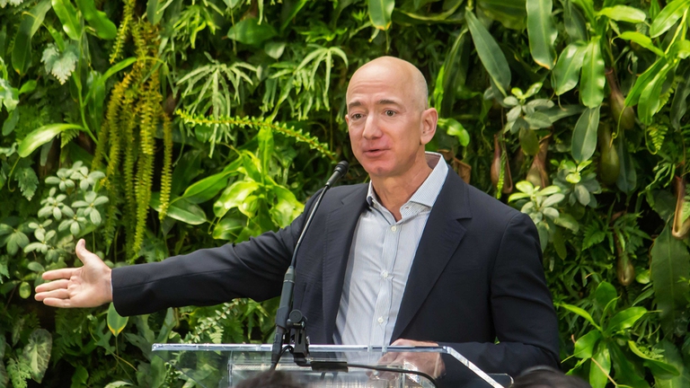 jeff bezos, fondo per la terra