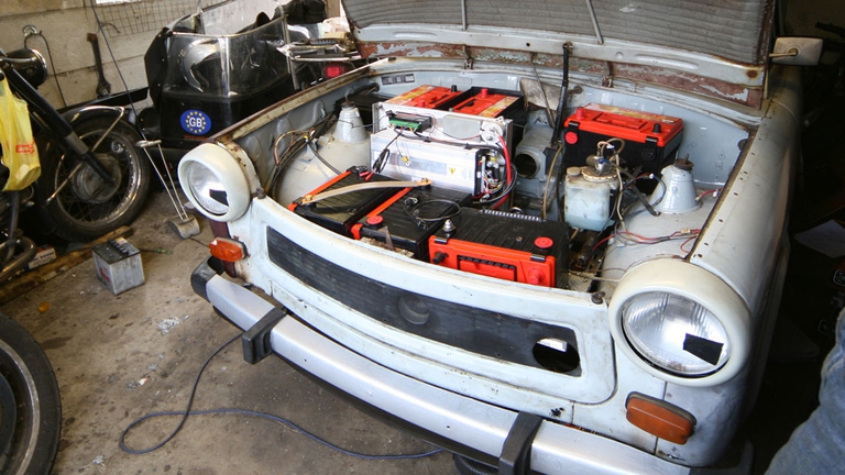 La riconversione elettrica di questa Trabant la fa viaggiare fino a 95 km/h.